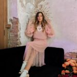 Sofía Sisniega Instagram - Día de Muertos @voguemexico Styling: @alicegamusstyling Wearing: @pinkmagnoliaofficial Hair: @adrian_gama Team: @pureandb