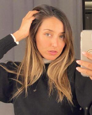 Sofía Sisniega Instagram - Shine out fair sun, till I have bought a glass, that I may see my shadow as I pass. -Richard III
