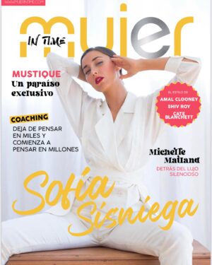 Sofía Sisniega Instagram - ✨ #NewCover @mujerintime ✨ 

Fotos: @sajess 
Equipo: @pureandb