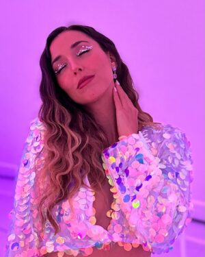 Sofía Sisniega Instagram - ✨ Obsessed ✨
Look de @mariandreegaitan 🍭 con joyitas de @iconique.jewels 💎 via @steponfashion 

Hair&MakeUp @joanbernalmakeup 🍬

Gracias siempre @pureandb & @alicegamusstyling 💕

#DisneyGala @fashionweekmx @disney @disneyplusla 🧜🏼‍♀️