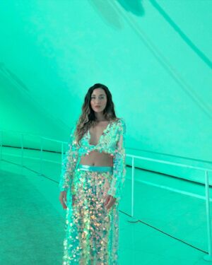 Sofía Sisniega Instagram - ✨ Obsessed ✨
Look de @mariandreegaitan 🍭 con joyitas de @iconique.jewels 💎 via @steponfashion 

Hair&MakeUp @joanbernalmakeup 🍬

Gracias siempre @pureandb & @alicegamusstyling 💕

#DisneyGala @fashionweekmx @disney @disneyplusla 🧜🏼‍♀️
