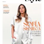 Sofía Sisniega Instagram - @sofiasisniega en portada de @chicstylemx La actriz, que estrenó proyectos como Las viudas de los jueves y El elegido, platica de sus siguientes planes como escritora y directora, pero sobre todo, del cambio que vivió para darle un nuevo giro a su carrera y a su vida. Lee la entrevista completa en nuestra edición semanal con @milenio y en chicmagazine.com.mx Fotos: @yvovenegas