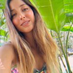 Sofía Sisniega Instagram - > Bin in tzuutz a chi tut yam x cohl. Besaré tu boca entre las plantas de la milpa.