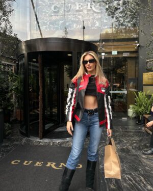 Sofía Carrera Instagram - hoy comí deli 🍹