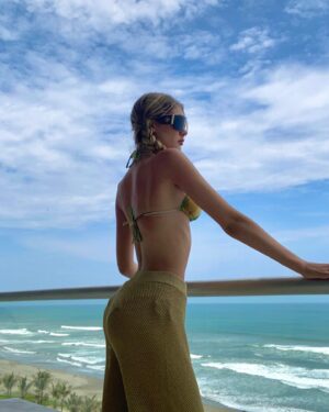 Sofía Carrera Instagram - watching u 👁🌊
.
.
.
.
.
.
.
.
#playa #beach #acapulco #happy #summer #latina