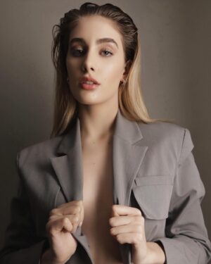 Sofía Carrera Instagram - XOXO 🩶