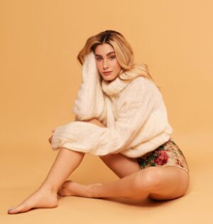 Sofía Carrera Instagram - Noviembre sin ti 💛
.
.
.
.
.
.
.
#sofiacarrera #instpic #instagram #instapost #post #pic #photo #model #singer #mexican #photoshoot