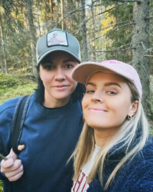 Sofia Dalén Instagram - sveriges yngsta 40-åring! djurens bästa vän och den renaste av själar. grattis älskling 🎂❤️