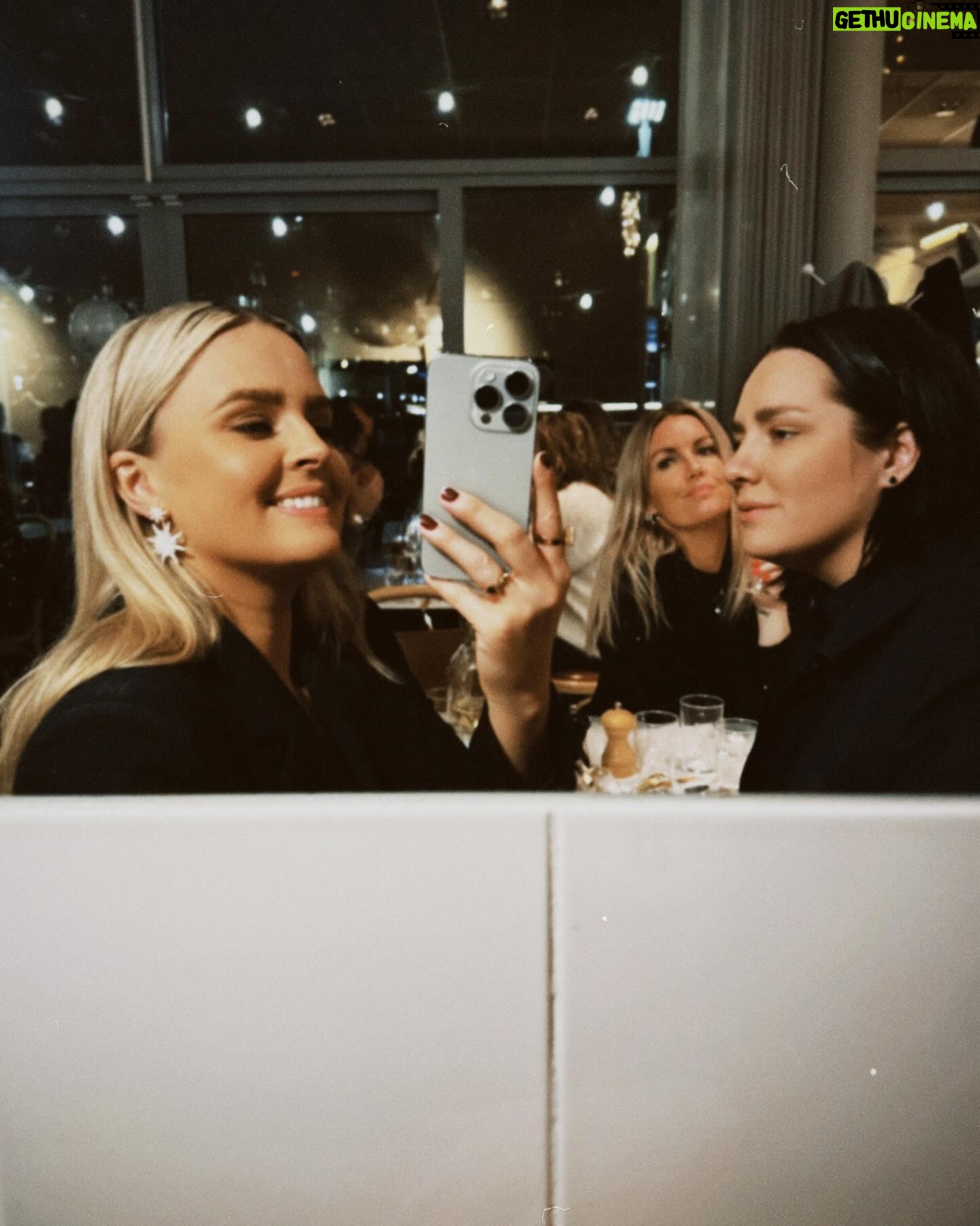 Sofia Dalén - 5.3K Likes - gott nytt år! 🥂❤️🎆