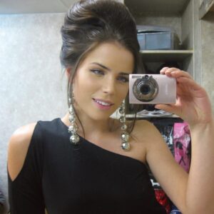 Sofia Mattsson Instagram - 📸 #flashbackfriday to taking an old-style selfie of my disco look during the filming of one of my favorite artists, David Guetta’s, music video for The Alphabeat 🎶💃