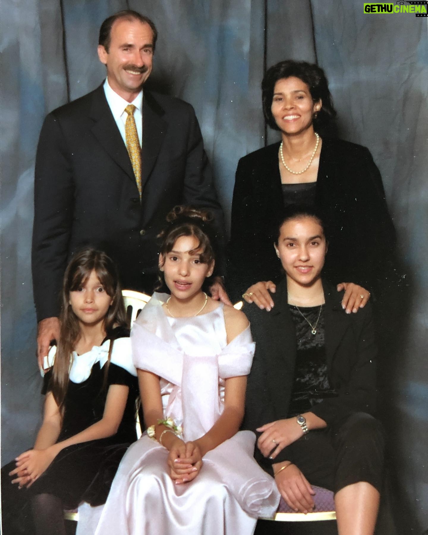 Sofia Pernas - 3.4K Likes - Happy Father’s Day, you beautiful, doting men. Every day should celebrate you, but hell, it’s kinda rad that one’s a holiday. Thank you for your never ending service, care and love 🙇🏽♀️ Here’s to the fathers!!