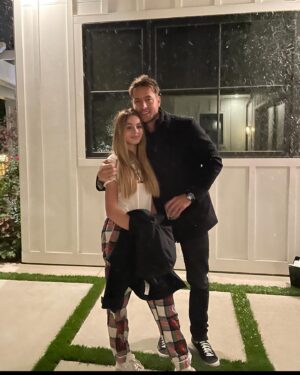 Sofia Pernas Instagram - Happy Father’s Day, you beautiful, doting men. Every day should celebrate you, but hell, it’s kinda rad that one’s a holiday. Thank you for your never ending service, care and love 🙇🏽‍♀️ Here’s to the fathers!!