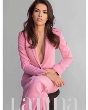 Sofia Pernas Instagram - Check out my feature with Latina mag - I talk about all things #Brave & don’t miss tonight’s explosive season finale!! See you at 10/9c 🙌🏼