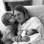 Sofia Arruda Instagram - Como não amar este trio 🥰 avó e netos O Xavi é a cara da avó não acham ? #grandmother #love