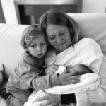 Sofia Arruda Instagram - Como não amar este trio 🥰 avó e netos O Xavi é a cara da avó não acham ? #grandmother #love