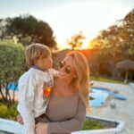 Sofia Arruda Instagram - Aproveitar o pôr do sol e as novas curvas 🤭🧡 #3fev2024 #sunsetlovers