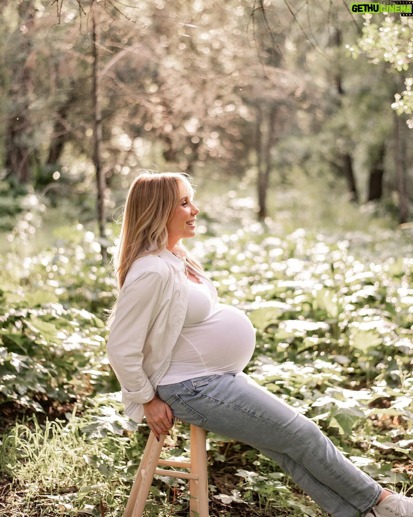 Sofia Arruda - 29K Likes - Esta semana dei por mim cansada de estar grávida e a antecipar as saudades que vou ter de estar grávida, tudo ao mesmo tempo 🤭 por isso fui fazer uma sessão de fotografias com a Ana da @lightborn.photo para recordar sempre este barrigão e esta fase linda ❤️
#marternidade #babygir #babybelly #photography #parceria