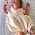 Sofia Arruda Instagram – Eu vejo uma bailarina 🩰 🤍 

Look primavera/verão2024 @wedoble

#babygirl #oliamaro