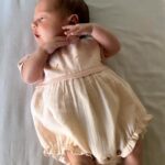 Sofia Arruda Instagram – Eu vejo uma bailarina 🩰 🤍 

Look primavera/verão2024 @wedoble

#babygirl #oliamaro