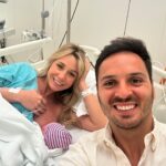 Sofia Arruda Instagram - Já temos a nossa princesa nos braços 🥰 3,08kg e 47cm de muito amor 22/04/2024 Obrigada por todo o carinho 🩷 #babygirl #newborn
