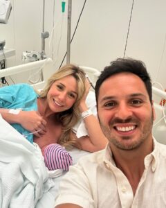 Sofia Arruda Instagram - Já temos a nossa princesa nos braços 🥰 3,08kg e 47cm de muito amor 22/04/2024 Obrigada por todo o carinho 🩷 #babygirl #newborn