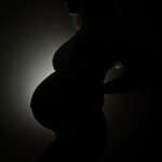 Sofia Arruda Instagram - 💡 Se vos fizer confusão ver uma barriga de grávida a mexer não vejam este vídeo 🐣 #babygirl #babybelly #motherhood #babymovement #33weekspregnant