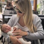 Sofia Arruda Instagram - Na verdade estamos as duas a dormir sentadas 😎🤪 #oliamaro #newborn #babygirl