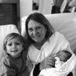 Sofia Arruda Instagram - Como não amar este trio 🥰 avó e netos O Xavi é a cara da avó não acham ? #grandmother #love