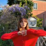 Sofia Barbosa Instagram - as peças da @tousjewerly não podiam combinar melhor com os dias de primavera que estão a chegar🍊🌸🌈