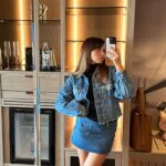 Sofia Barbosa Instagram - giving 60s 👢 (a mala é da minha mãe 🫢)
