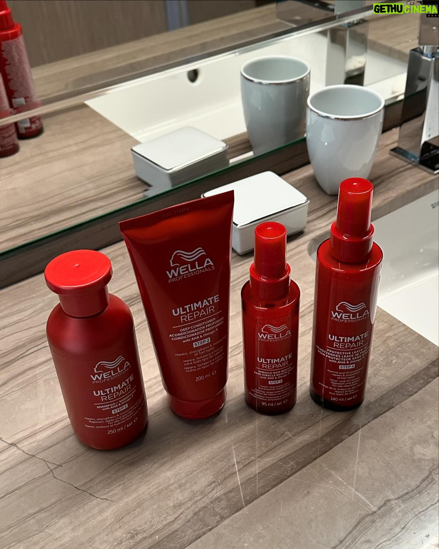 Sofia Barbosa Instagram - a minha rotina de cabelo com a gama Ultimate Repair da @wellapropt para reparar cabelo danificado e deixá-lo super saudável e brilhante 🎀 super importante utilizar o Hair Rescue para hidratar e o protetor de cabelo para proteger do calor ✨