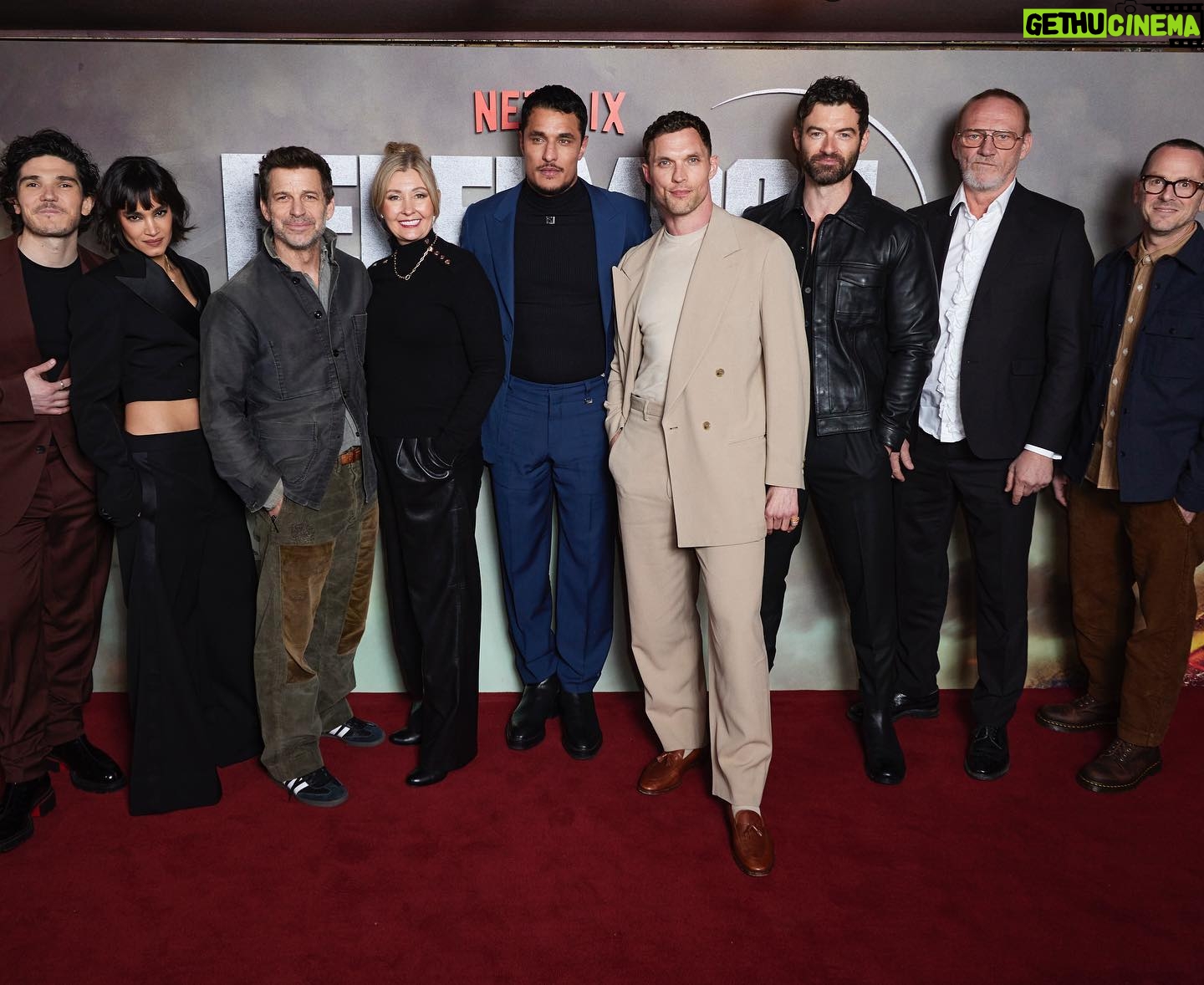 Sofia Boutella Instagram - Love this crew so much ! @rebelmoon @netflix @netflixfilm In London Wearing : @stellamccartney Styling : @sweetbabyjamie Hair : @jamesbrownstyle Make-Up : @sofiatilbury ( @charlottetilbury make up )