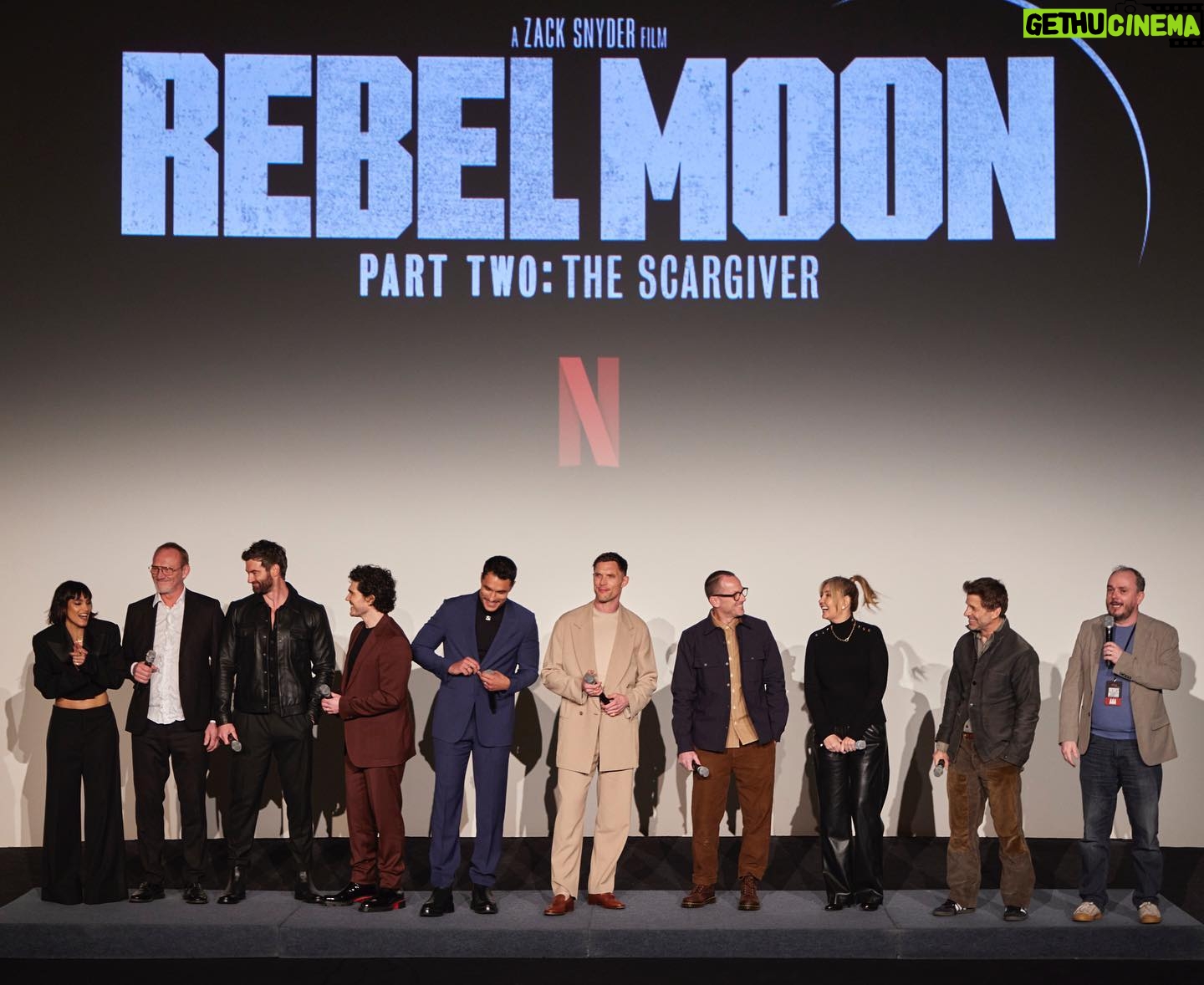 Sofia Boutella Instagram - Love this crew so much ! @rebelmoon @netflix @netflixfilm In London Wearing : @stellamccartney Styling : @sweetbabyjamie Hair : @jamesbrownstyle Make-Up : @sofiatilbury ( @charlottetilbury make up )