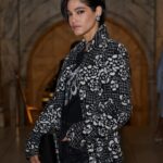 Sofia Boutella Instagram - Such a beautiful evening at the Victoria & Albert Museum to celebrate The first UK exhibition dedicated to the work of French couturière, Gabrielle 'Coco' Chanel, charting the establishment of the House of CHANEL and the evolution of her iconic design style which continues to influence the way women dress today. Thank you @chanelofficial @welovecoco - Thank you @marcoantoniolondon for my beautiful Make-Up & @kieronjustinhair for the lush hair ❤️ THANK YOU @finchandpartners !!!