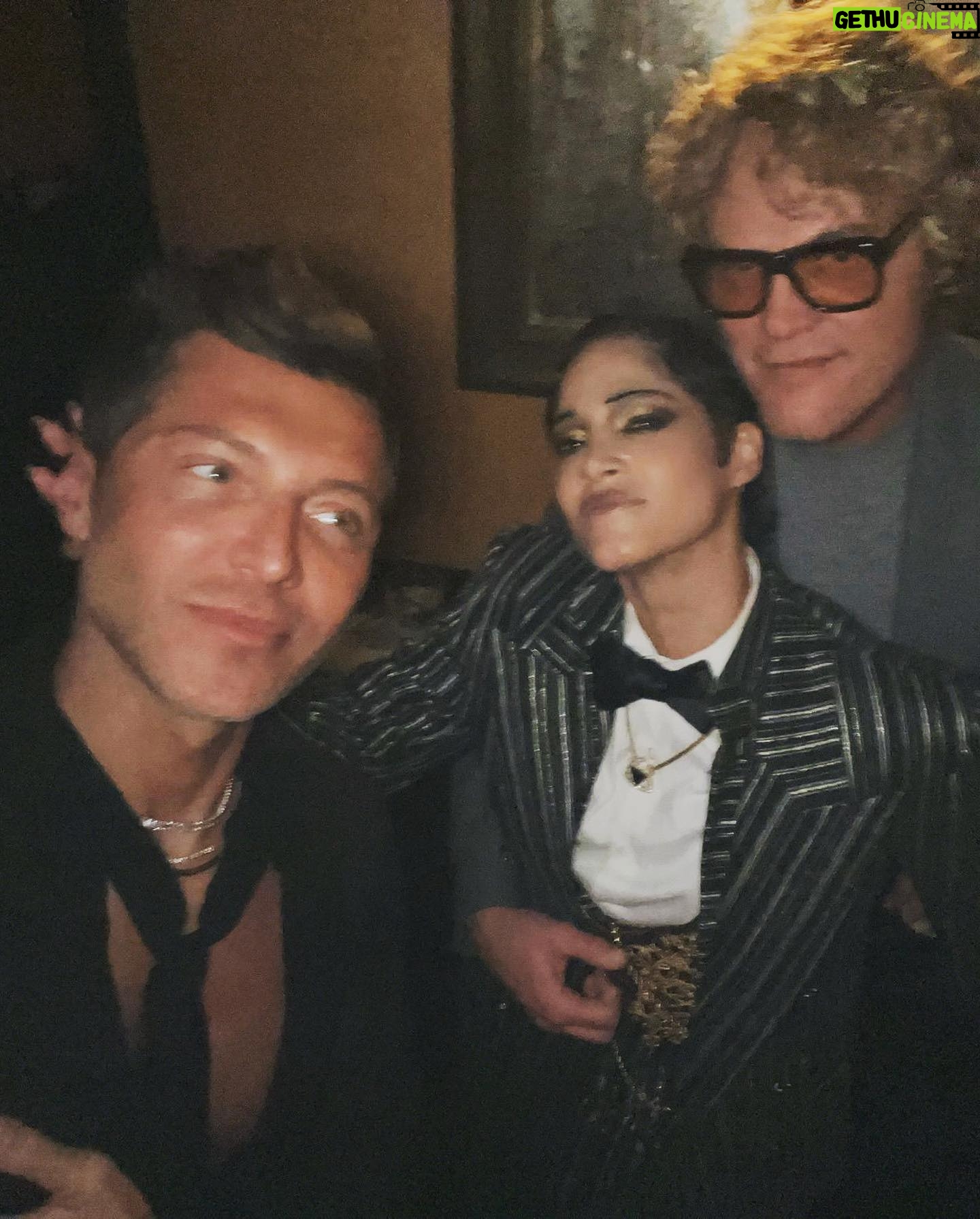 Sofia Boutella Instagram - FRIDAY WAS A DREAM ! THANK YOU to Everyone who came last Friday to celebrate me and Nina's ( @ninamcneely ) and danced at Beyond the Baguette Birthday Bash. A massive THANK YOU To “the Houston Brothers” !! Mark and Johnny Houston ( @houston_bros ) for allowing us to shimmy and dance our way thru the night at “POUR VOUS” ( @pourvousla ) ❤️❤️ THANK YOU to my incredible friend, this beautiful human with a heart of gold, DJ RUCKUS ( @djruckusofficial ), for spinning and making us shake our frog legs all night ! ❤️ And Thank you to Stephen ( @stephenmcneelyart ) Nina & I’s brother, the sweetest and the bestest for also DJing and setting the bar oh so high.❤️ THANK YOU to these legends and amazing friends, Peter ( @peter_dundas ) and EV ( @evbousis ), for dressing me in DUNDAS ( @dundasworld )!!!! I still can’t get over the beauty and strength of this look! ❤️❤️ THANK YOU to my incredibly kind and talented friend Nicky Andrea ( @werkhunty ) for the stunning make up - (he did the hair also !!!!) I love you so much Angel !! ❤️ THANK YOU to Jake ( @jakelanzalifts ) and my best friend Erik ( @erikespensen ) for holding the cake for me and Nina to blow our candles and send our wishes ❤️❤️ And last but not least TANK YOU YOLA MEZCAL ( @yolamezcal ) for joining the forces and participating to our celebration and fun - thank you Gina ( @ginacorrell ) you’re the best !!!! 🍹🧡 And THANK YOU Kadur and Phill for managing the evening !!!! 🧡🧡