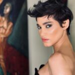 Sofia Boutella Instagram - Last night’s glam with the amazing @andylecompte and @katesynnottmakeup at @andylecomptesalon - @natalierosales 💫 wearing @blaze_milano 📸 : @andylecompte