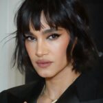 Sofia Boutella Instagram - 🖤 One for the team @theledecompany @carriegrams_ @trustinsparkles Stylist : @sweetbabyjamie (wearing @stellamccartney ) Hair : @jamesbrownstyle Make-Up : @sofiatilbury ( @charlottetilburyskincare ) 📸: @sofiatilbury