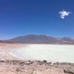 Sofia Cerveira Instagram – Em dia de #tbt uma das viagens mais marcantes da minha vida.

Sem sombra de dúvida, a Bolívia está no meu top 5 🇧🇴 

 Localizada no coração da América do Sul, e com uma grande população indígena, o país preserva as tradições e costumes ancestrais. E isso é lindo! Que povo tão hospitaleiro e gentil. História vibrante! 

As paisagens são de uma beleza  inacreditável como estas que hoje partilho (foto 5 e 6, o majestoso salar de Uyuni, o maior deserto de sal do mundo!).

As viagens são, de fato, uma grande paixão❤️E por isso mesmo, a partir de agora, vou partilhar convosco mais sobre os meus destinos de eleição.

Já agora, qual o vosso top 5? Adoraria saber!!👇

#travel
#traveler
#explorer
#gratitude
#love 
#bolivia