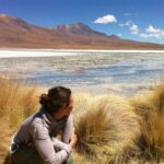 Sofia Cerveira Instagram – Em dia de #tbt uma das viagens mais marcantes da minha vida.
Sem sombra de dúvida, a Bolívia está no meu top 5 🇧🇴
Localizada no coração da América do Sul, e com uma grande população indígena, o país preserva as tradições e costumes ancestrais. E isso é lindo! Que povo tão hospitaleiro e gentil. História vibrante!
As paisagens são de uma beleza inacreditável como estas que hoje partilho (foto 5 e 6, o majestoso salar de Uyuni, o maior deserto de sal do mundo!).
As viagens são, de fato, uma grande paixão❤️E por isso mesmo, a partir de agora, vou partilhar convosco mais sobre os meus destinos de eleição.
Já agora, qual o vosso top 5? Adoraria saber!!👇
#travel
#traveler
#explorer
#gratitude
#love
#bolivia