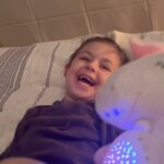 Sofia Nizharadze Instagram – ჩიპოლინოს სანათს “ჩიპო” დაარქვა, ბრაზდება შუქს რომ ვანთებ, არ ჩანს ჩემო საყვარელოო 😂😂❤️❤️ @aversipharma