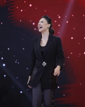 Sofia Nizharadze Instagram - @natatotato 📸🤗❤️ #natiaasanidze #natiaasanidzephotography #sofianizharadze #mkholodkartuli #semifinal #season3 #mtavaritv