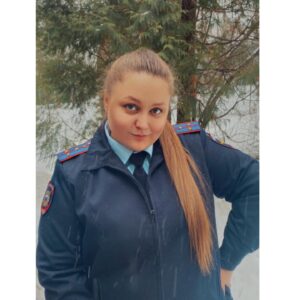 Sofya Zaika Instagram - Здравия желаю !!!! ☺️
Вчера закончились съёмки интересного и уже любимого  проекта !!! 🤍 
2 месяца жизни !!! И в мороз , и в холод ; и в дождь , и в снег !! 😂 интересное путешествие с удивительными , талантливыми , дружными  людьми !!! Прекрасный  режиссёр @arturroomyn , спасибо за веру , терпение !!! Я уже почувствовала нотку грусти , но счастье , что это было !!! Буду ждать 📺❤️ 
___
#сериал #кино #тв #зайкасофья #полиция #допрос