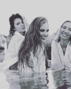 Sofya Kashtanova Instagram - Поделюсь идеей проведения дня рождения 👇🏻
 
Я свой провела в комплексе «Отрада»😍
Там потрясающие локации: мы начали с фотосессии на пляже возле открытого бассейна. Посетили чудесную конюшню у них на территории, насладились живописной природой на озере и гуляющими там оленями и маралами!
 
Праздничный ужин прошёл великолепно там же в отличном ресторане. Собрались самые близкие! Я не люблю большие тусовки, поэтому провести этот день так душевно — было лучшим решением🥳
 
Интересно было и детям, и взрослым! Мы по-настоящему отдохнули и прекрасно провели время. За что спасибо @otradaclub ❤️
 
Благодарю всех, кто был рядом! Вы самые лучшие и уникальные🥰 и такие красивые ! Спасибо @pavelshelkovnikov что запечатлел 😘Желаю всем обрести такое прекрасное окружение🌸
