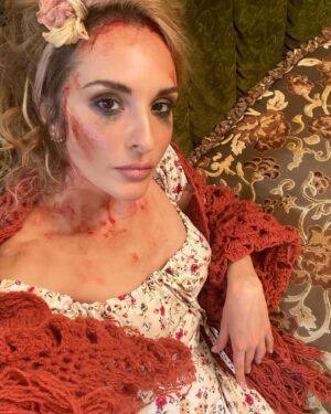Sofya Kashtanova Instagram - Продолжаются съёмки проекта мечты🙈
 
Всегда хотела, чтобы один фильм или сериал показал мою героиню абсолютно с разных сторон: чтобы я примерила на себя разные образы! 
 
И это воплотилось в «Короче, план такой»😍
 
Посмотрите, какая она многогранная!
Необычная, особенная, яркая, смелая…
 
Она может и притвориться монашкой, и гонять на суперавто, и показать себя примерной женщиной, и выбираться из передряг с друзьями. 
 
Девочка, которая ничего не боится, а может быть, наоборот, боится слишком многого. 
 
А вы какой видите мою героиню?🤔 @wmg_company @markgorobets @mrpisaruk ❤️#корочеплантакой