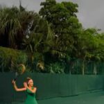 Sofya Kashtanova Instagram - Tenis abajo de las rallas 😋 @iguanatennis
