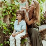 Sofya Kashtanova Instagram - Всегда была благодарна, что в моей жизни было и есть две любимые страны: Россия и Мексика. Я провела детство в Мексике и знаю, насколько это прекрасное место для ребёнка😍 Здесь дети развиваются быстрее. Мы занимаемся спортом, находим новые хобби, изучаем язык, познаем новые грани своих возможностей, потому что у детей есть жажда знаний и умений. Смена обстановки, разные культуры, разные языки как бы подталкивают ребёнка быстрее войти в ритм, чтобы снова почувствовать себя комфортно🙏🏻 Конечно, сильно влияет и на здоровье, и на ментальное развитие окружающая среда. Здесь потрясающая природа, свежий воздух, всегда богатые витаминами продукты, нескончаемые полезные фрукты и овощи. А главное, я вижу, что дети счастливы! Самое ценное – видеть улыбки детей и знать, что они растут в здоровой, полной любви, среде❤️