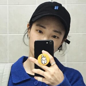 Sohn Su-hyun Instagram - 아쟁할 때 한예종 정말 가고싶은 학교였는데, 그땐 장렬하게 떨어지고 다 커서야 자주 간다. 명예 예종인이라고 불러조. 찰칵🤳