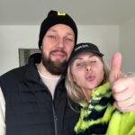 Sointu Borg Instagram - Rakastan sua. 🫶🏻 Yritän elää uudessa kodissa vähän siistimmin. Oon sotku-Liisa. Can’t help it. Tai oon kyllä pirun hyvä siivoon ja nautin siitä, mutta samaan tahtiin menee tavarat aina hujan hajan. Onneks tulee oleen paljon kaappitilaa, mihin tunkee kaikki piiloon. #remontti #sunnuntai #etenee #helsinki