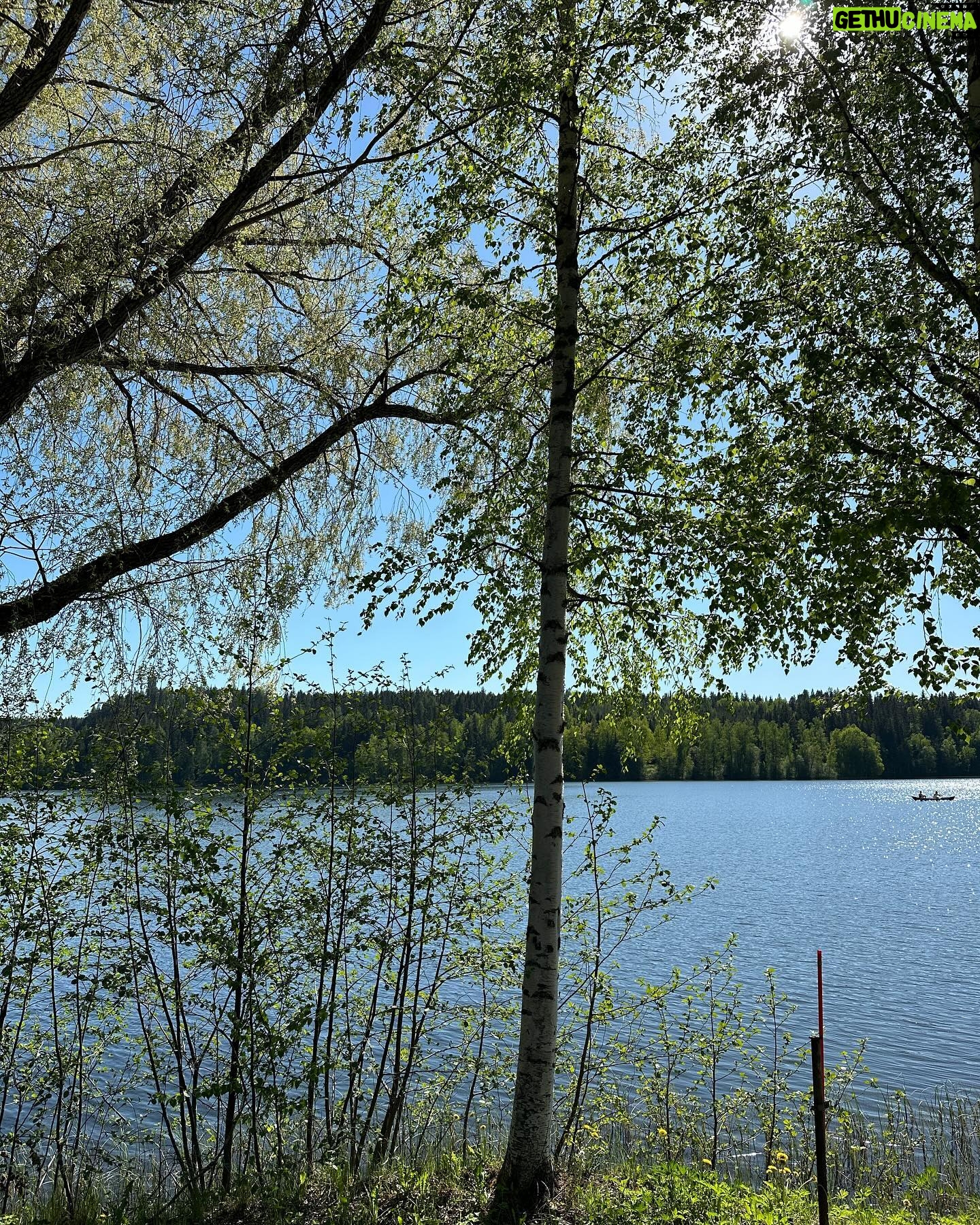 Sointu Borg Instagram - Kiitos kesä, kun oot täällä. Lupaan pysähtyä sun äärelle tällä kertaa. Lupaa säkin siellä ruudun toisella puolen.