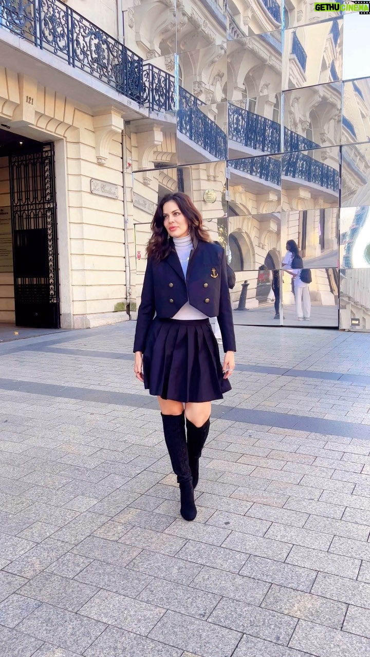 Sol E. Romero Instagram - #fashionweek #pfw23 #streetstyleparis #fashionfriends #pinterestoutfits #ukfblogger #londonblogger #autumnoutfit #fallfashion #whowhatwear #baddestoutfits #dosesofstyle #luxuryfashion #hypefashion